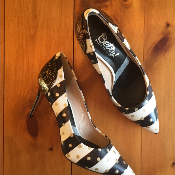 NWT Genuine Leather pumps - Picture 4 of 5